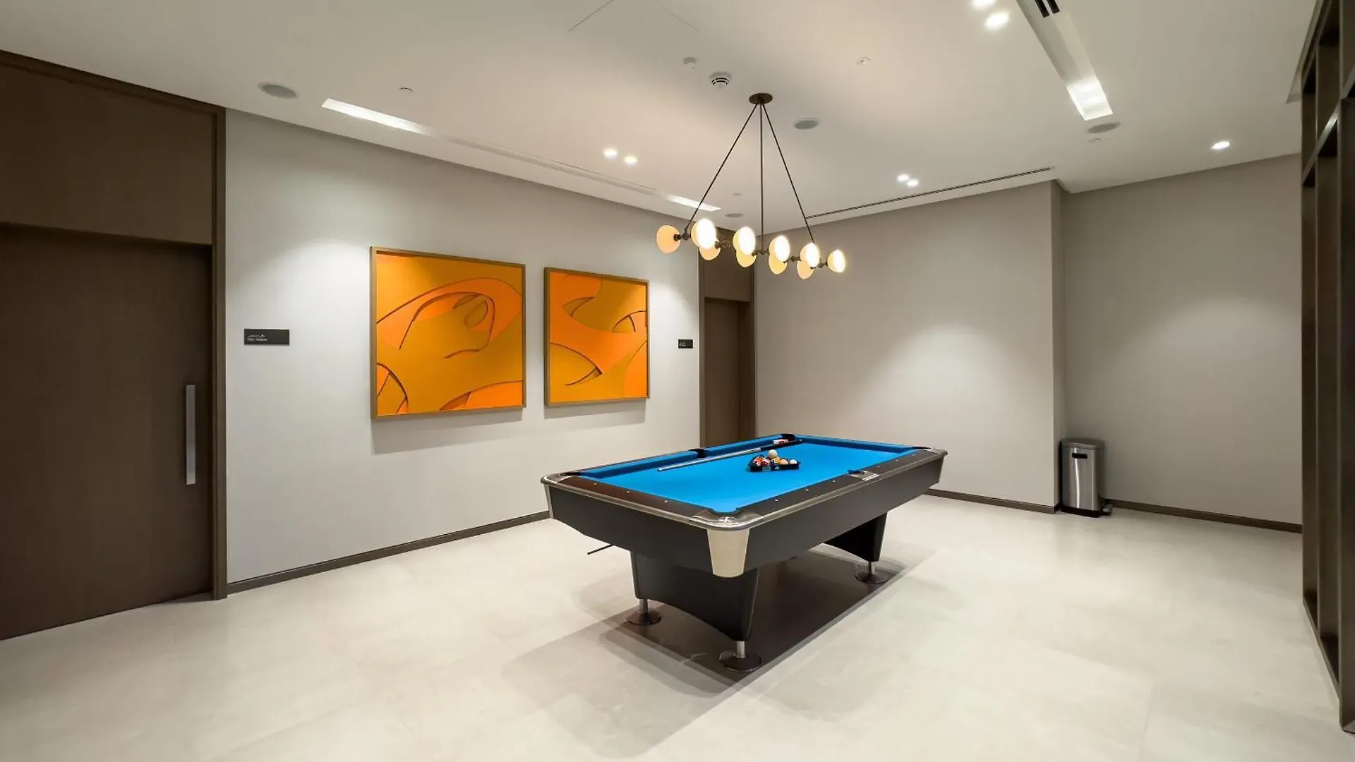 Signature Series 1 Bedroom Apartment I Free Parking, Gym, Pool I Playstation 5 I By Skyline Serenity Dubai