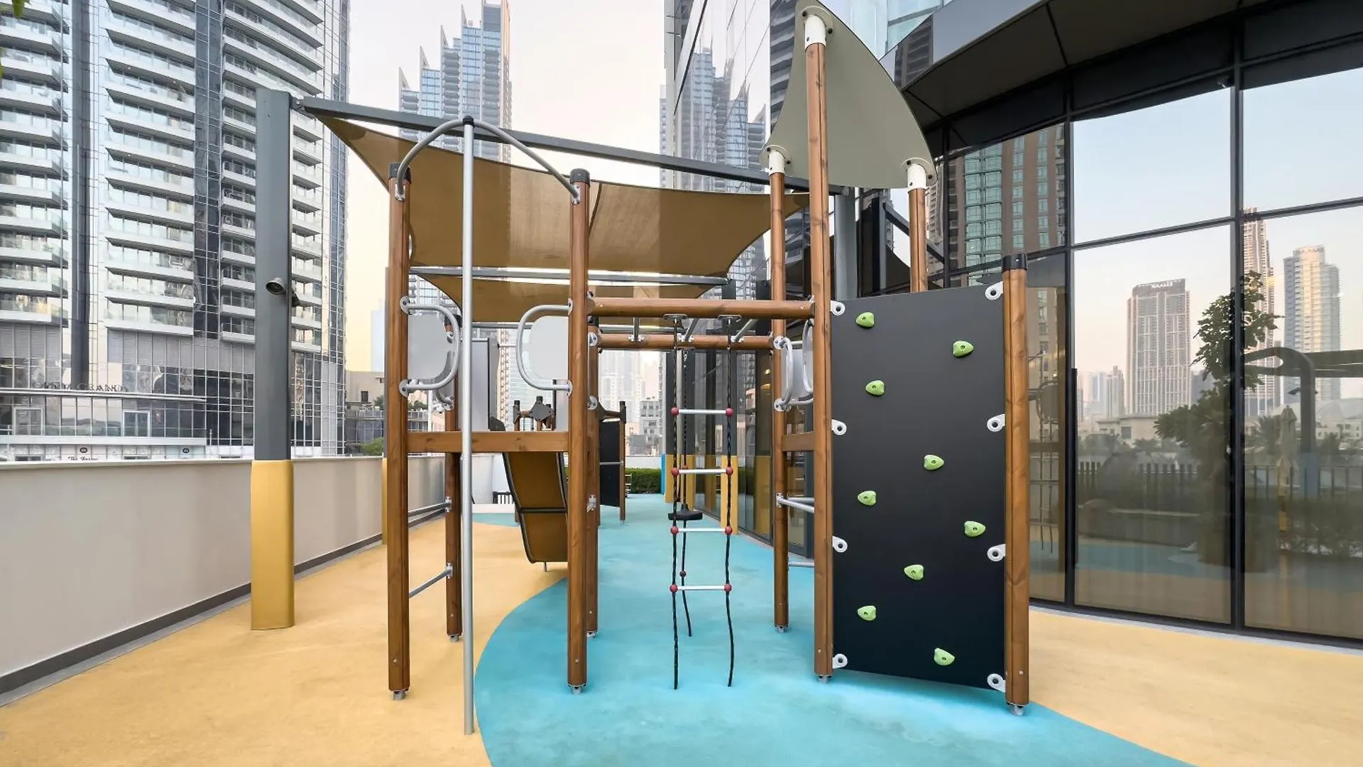 Signature Series 1 Bedroom Apartment I Free Parking, Gym, Pool I Playstation 5 I By Skyline Serenity Dubai