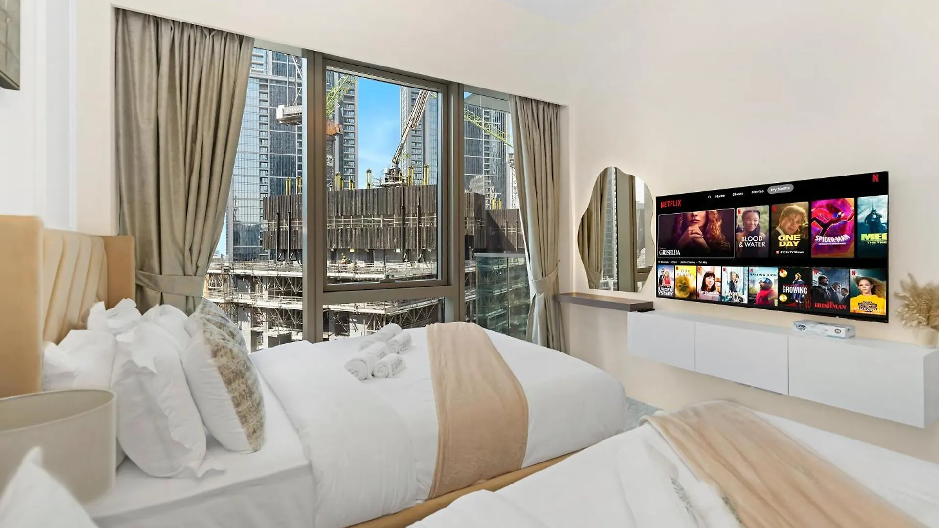 Signature Series 1 Bedroom Apartment I Free Parking, Gym, Pool I Playstation 5 I By Skyline Serenity Dubai