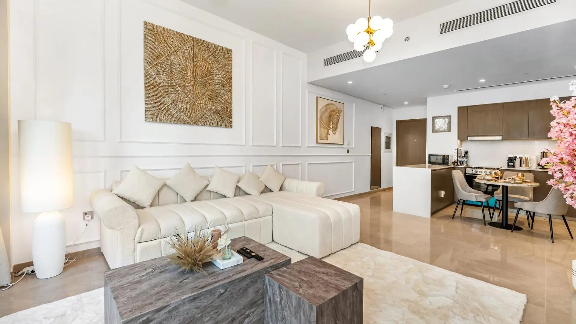 Signature Series 1 Bedroom Apartment I Free Parking, Gym, Pool I Playstation 5 I By Skyline Serenity Dubai
